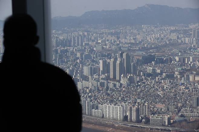 15일 부동산 정보업체 직방이 전국 청약접수 건수를 분석한 결과에 따르면, 지난해 수도권 내 청약접수 건수는 66만3068건으로 전체(112만8540건)의 59%를 차지했다. ⓒ연합뉴스