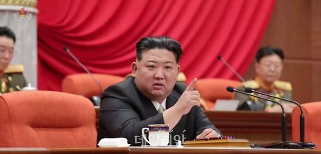 김정은 북한 국무위원장이 지난달 28일 노동당 회의에서 발언하고 있다.ⓒ조선중앙TV뉴시스