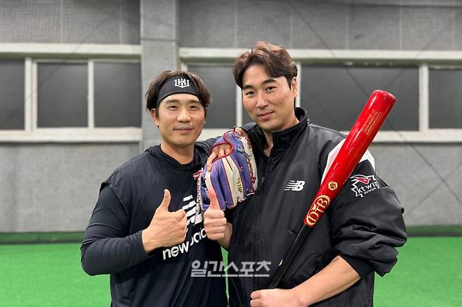 KT에서 다시 뭉친 박경수와 우규민. 수원=IS포토