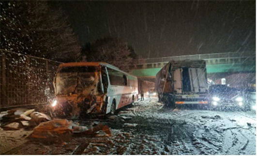 지난해 12월21일 발생한 서해안고속도로 당진나들목 부근 교통사고 모습 /사진제공=한국도로공사