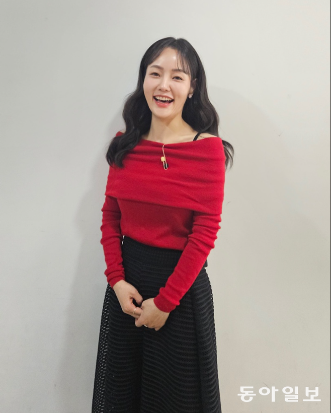 2023년 11월 이만갑 촬영 현장에서 환하게 웃고 있는 정 씨.