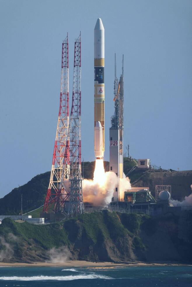 지난해 9월 일본 다네가시마 우주센터에서 달 착륙선을 실은 H2A 로켓이 발사되는 모습 /사진=AFP