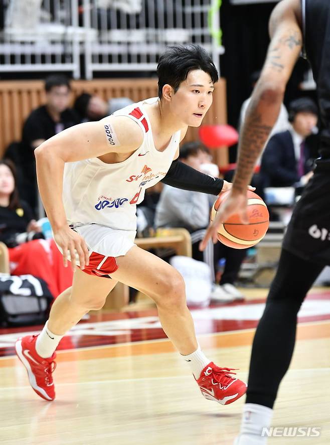 [서울=뉴시스]프로농구 서울 SK 안영준 (사진 = KBL 제공)