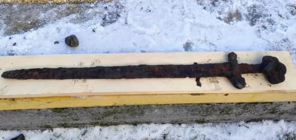 1000년 이상 된 바이킹 검 - 폴란드 중부 브로츠와벡시 비스와 강바닥에서 발견된 바이킹 검