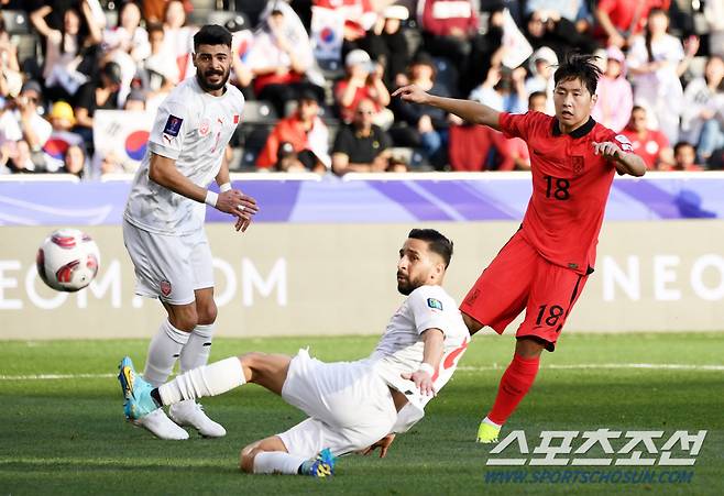 15일(현지시간) 카타르 도하 자심 빈 하마드 스타디움에서 열린 2023 아시아축구연맹(AFC) 카타르 아시안컵 대한민국과 바레인의 경기. 이강인이 추가골을 넣고 있다. 도하(카타르)=박재만 기자 pjm@sportschosun.com/2023.01.15/