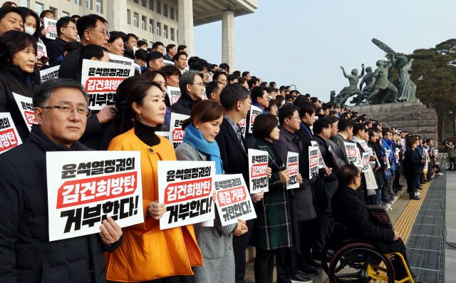 더불어민주당과 정의당, 진보당, 기본소득당 등 야 4당은 지난 5일 기자회견을 열어 윤석열 대통령과 국민의힘을 겨냥해 ‘김건희 특검’ 수용을 요구했다. 김경호 선임기자 jijae@hani.co.kr