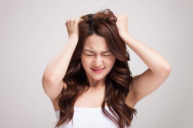 스트레스받을 때 무의식적으로 모발을 뜯는 습관을 '발모광'이라고 한다. /사진=게티이미지뱅크
