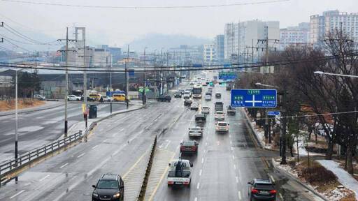 시흥시 서해안로 대야역 인근 왼쪽 부분 기존에 개설된 도로가 끊겨 있다. 김형수기자
