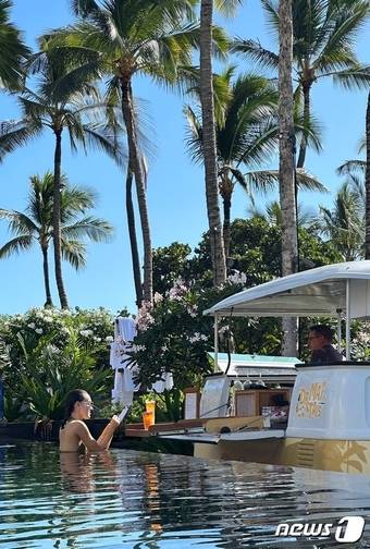 성인 인피니트풀엔 수영을 즐기며 주문할 수 있는 별도의 칵테일바가 있다ⓒ News1