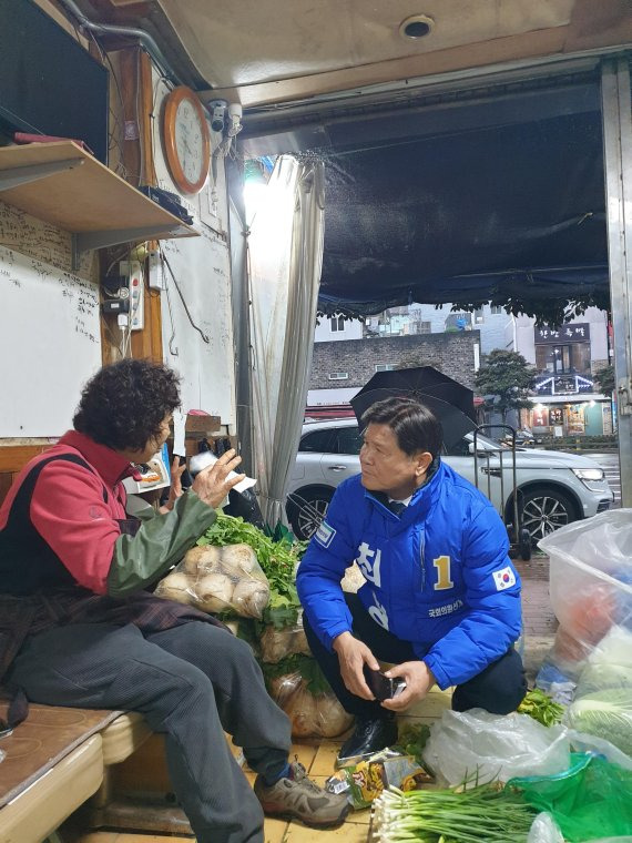 [4.10 총선, 부산에서 누가 뛰나] 최형욱 서구