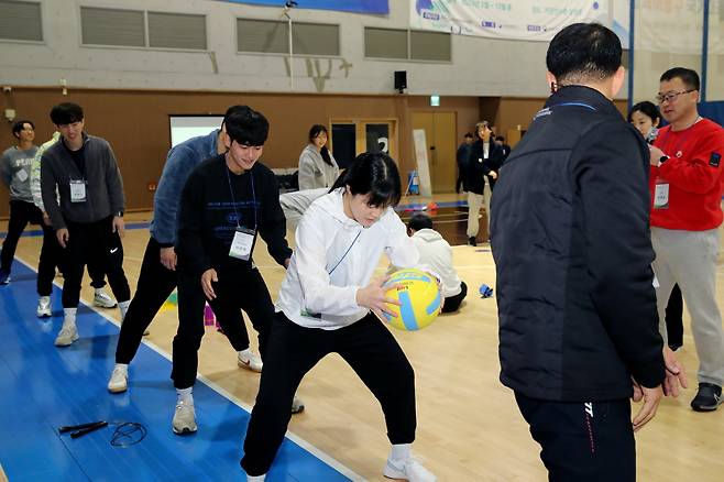 11일 대한장애인체육회 이천선수촌에서 진행된 '2023 통합체육 교사연수 실기교육' 현장. 사진제공=대한장애인체육회