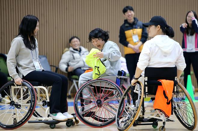 11일 대한장애인체육회 이천선수촌에서 진행된 '2023 통합체육 교사연수 실기교육' 현장. 사진제공=대한장애인체육회