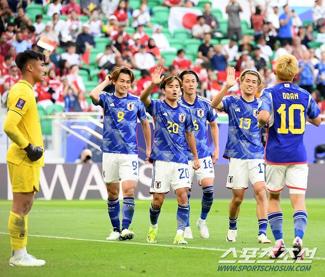 24일(현지시간) 카타르 도하 알투마마 스타디움 열린 2023 아시아축구연맹(AFC) 카타르 아시안컵 일본과 인도네시아의 경기. 일본 우에다가 추가골을 넣은 뒤 환호하고 있다. 도하(카타르)=박재만 기자 pjm@sportschosun.com/2023.01.24/