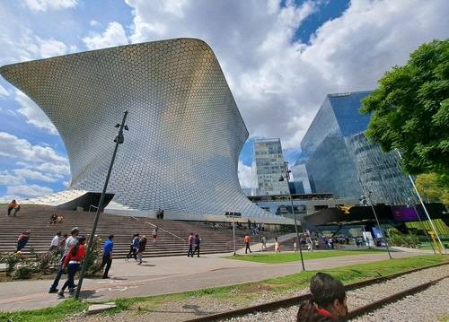 멕시코시티 소우마야 미술관(왼쪽)과 플라사 카르소 전경 [연합뉴스]