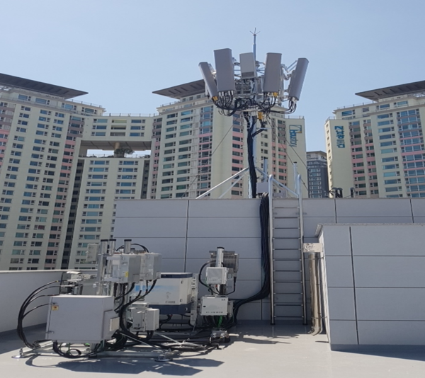 아파트 옥상에 설치된 통신설비. 공정거래위원회 제공