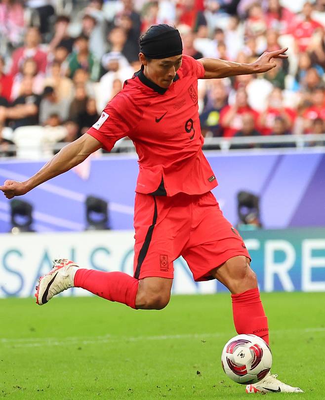 <yonhap photo-3822=""> 슛하는 조규성(도하=연합뉴스) 김도훈 기자 = 20일(현지시간) 카타르 도하 앗수마마 스타디움에서 열린 2023 아시아축구연맹(AFC) 카타르 아시안컵 조별리그 E조 2차전 요르단과 한국의 경기. 조규성이 슛을 시도하고 있다. 2024.1.20superdoo82@yna.co.kr/2024-01-20 22:12:02/<저작권자 ⓒ 1980-2024 ㈜연합뉴스. 무단 전재 재배포 금지, AI 학습 및 활용 금지></yonhap>