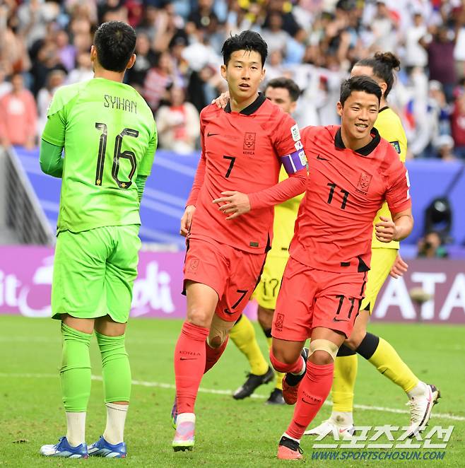 25일(현지시간) 카타르 알와크라 알자누브 스타디움에서 열린 2023 아시아축구연맹(AFC) 카타르 아시안컵 대한민국과 말레이시아의 경기. 손흥민이 페널티킥으로 역전골을 넣은 뒤 환호하고 있다. 알와크라(카타르)=박재만 기자pjm@sportschosun.com/2023.01.25/