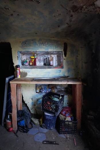 미국 캘리포니아주 모데스토에서 발견된 노숙자 동굴 내부 모습. 사진=모데스토 경찰