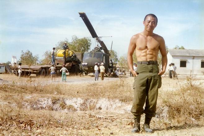 베트남에서 드라마 ‘머나먼 쏭바강’을 촬영하던 당시의 모습.[이기영 제공]