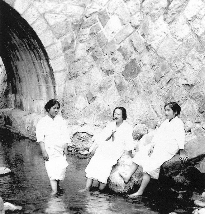 사회주의 여성 트로이카. 왼쪽부터 고명자, 주세죽, 허정숙