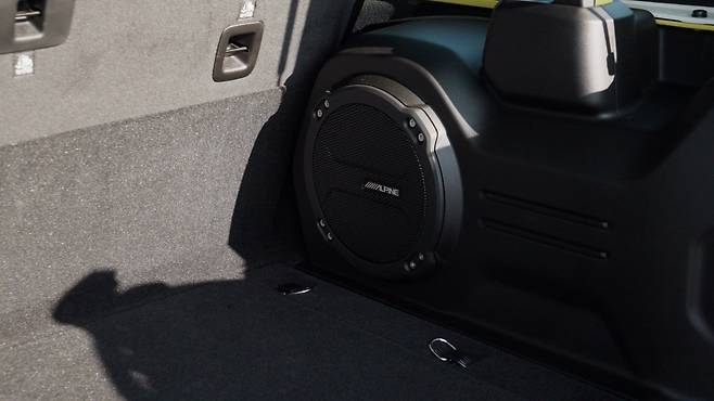 신형 랭글러 루비콘 우퍼 스피커