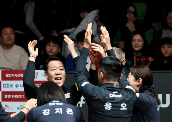 SK렌터카 선수들이 마음을 모아 기뻐하고 있다. PBA 제공