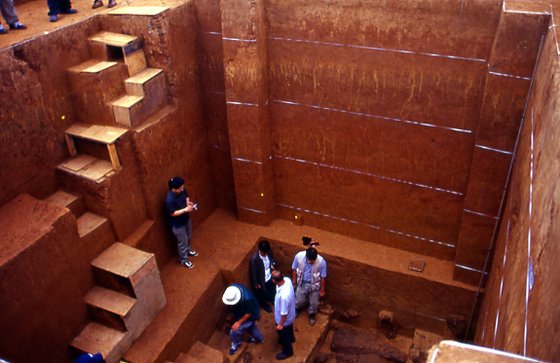 전곡리 선사유적지발굴단은 1979년부터 2011년까지 19차 발굴 작업을 통해 약 4500여 점의 석기를 발견했다.