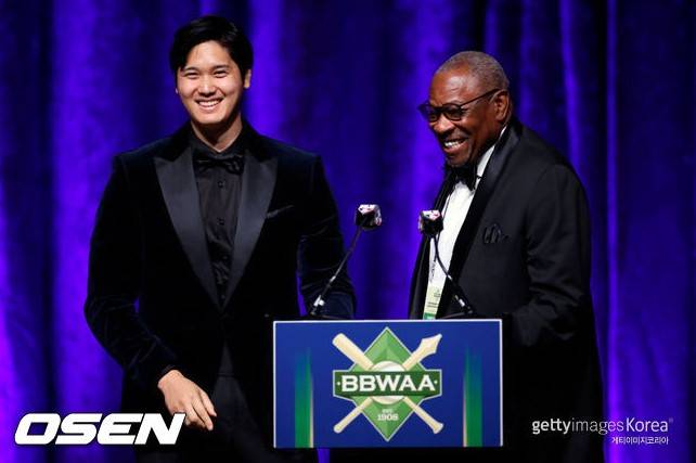 시상자로 나선 더스티 베이커 전 애스트로스 감독이 오타니와의 일화를 얘기하고 있다.&nbsp;&nbsp;&nbsp;&nbsp; [사진] ⓒGettyimages(무단전재 및 재배포 금지)