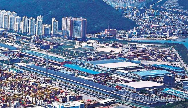 부산항 신항 배후단지 [부산항만공사 제공]