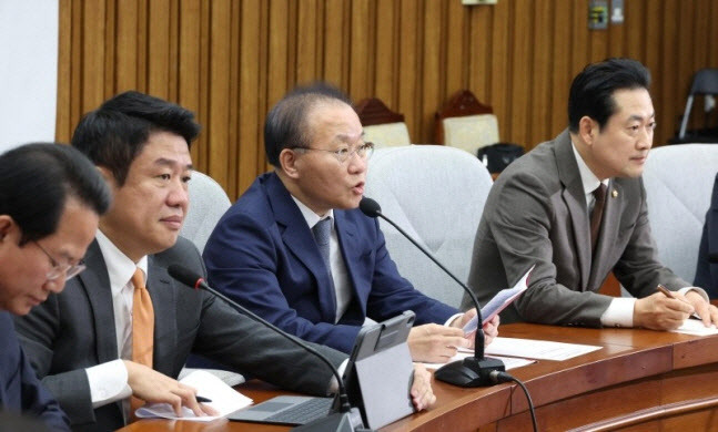 윤재옥 국민의힘 원내대표가 30일 오전 서울 여의도 국회에서 열린 원내대책회의에서 발언을 하고 있다. (사진=뉴시스)