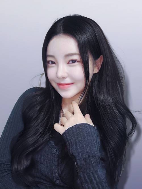 인스타그램 인플루언서 박새하늘씨는 자신의 간증 영상을 통해 MZ세대 크리스천의 부흥을 소망했다. 인스타그램 캡처