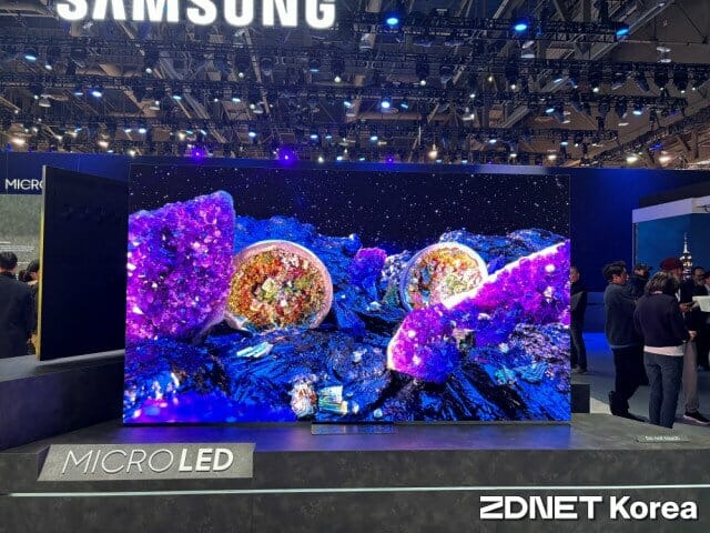 CES 2024 삼성전자 부스에 전시된 140형 '마이크로 LED TV' (사진=지디넷코리아)