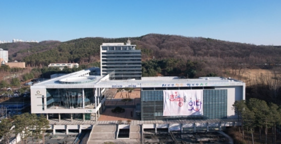 충남 천안시청사 전경.