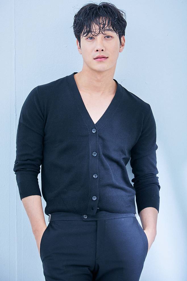 KBS2 드라마 ‘우아한 제국’에서 장기윤 역을 연기한 배우 이시강. 사진 에이코닉