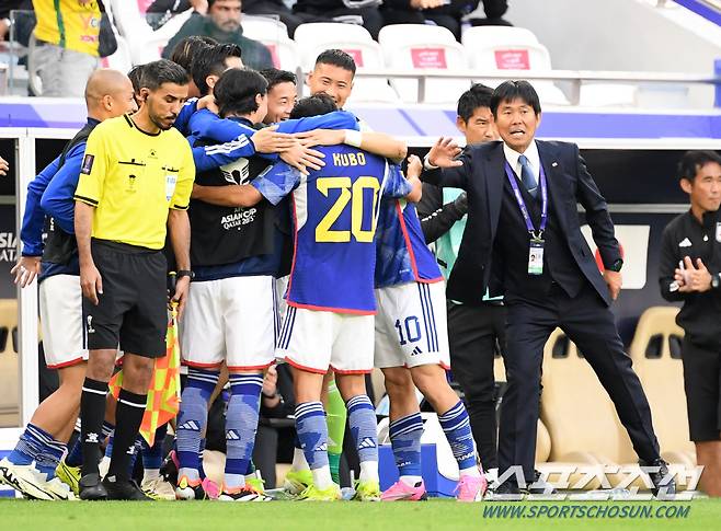 31일(현지시간) 카타르 도하 알투마마 스타디움에서 열린 2023 아시아축구연맹(AFC) 카타르 아시안컵 16강전 바레인과 일본의 경기. 일본 구보가 추가골을 넣은 뒤 환호하고 있다. 도하(카타르)=박재만 기자 pjm@sportschosun.com/2023.01.31/