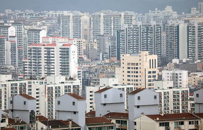 서울 강북구 북서울꿈의숲에서 바라본 노원·도봉구 일대 아파트 단지의 모습. [연합]