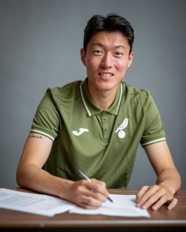 ▲ 국가대표 출신 공격수 황의조(노팅엄 포레스트)가 프리미어리그 데뷔의 꿈을 이루지 못할 가능성이 점쳐진다. ⓒ 노리치 시티