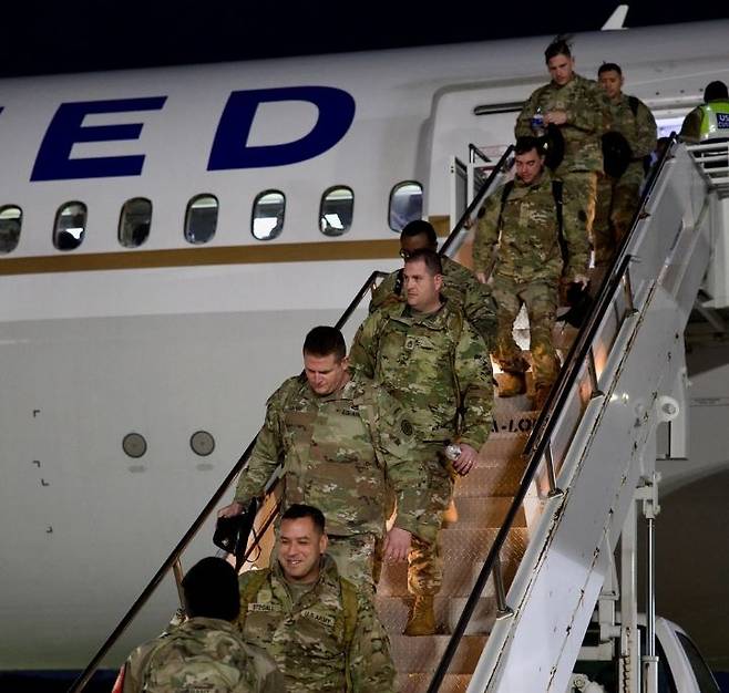 한국에 도착한 미국 제3기병연대 소속 장병들 [미 국방영상정보배포서비스(DIVIDS) 제공. 재판매 및 DB 금지]
