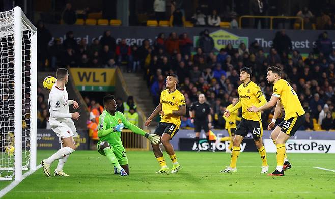 후반 40분 추격골을 터뜨리고 있는 울버햄튼의 막시밀리안 킬먼