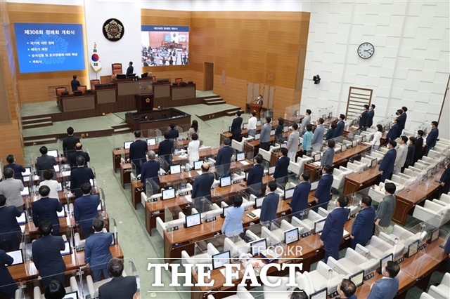 서울시의회의 청렴도가 올해도 낙제 수준을 면치 못했다. 서울시의회 본회의 모습. /서울시의회