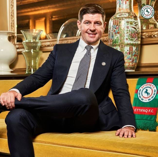 소속팀 없이 배회하던 제시 린가드가 FC서울과 깜짝 연결됐다. 구체적인 계약 조건까지 공개되면서 K리그 입성 가능성이 더욱 탄력을 받고 있다.[사진=알 이티파크]