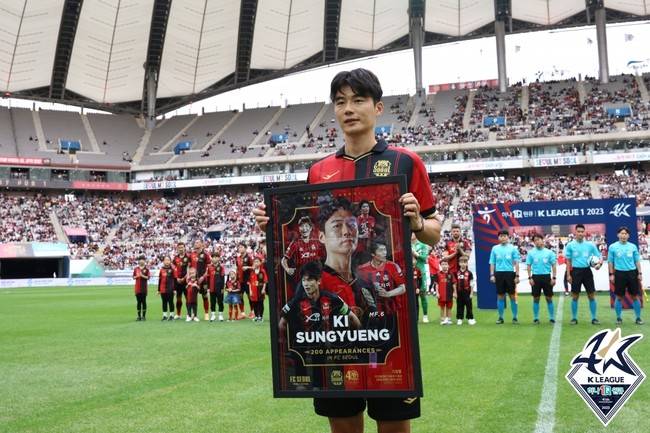 소속팀 없이 배회하던 제시 린가드가 FC서울과 깜짝 연결됐다. 구체적인 계약 조건까지 공개되면서 K리그 입성 가능성이 더욱 탄력을 받고 있다.[사진=한국프로축구연맹]