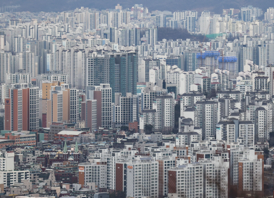 “집값 바닥” 인식…지난해 서울 아파트 4채중 1채 외지인이 샀다