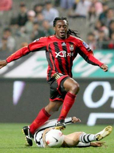 ▲ 무삼파는 최악의 모습을 선보였다. 무삼파는 서울 입단 당시 커리어의 내리막길을 걷고 있었고, 기대에 비해 K리그에 적응하지 못하는 모습을 보였다. 결국 서울은 무삼파를 영입한 지 2개월 만에 결별을 선택했다.