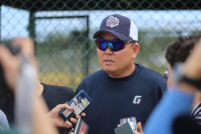 ▲ 주형광 투수코치 ⓒ롯데 자이언츠