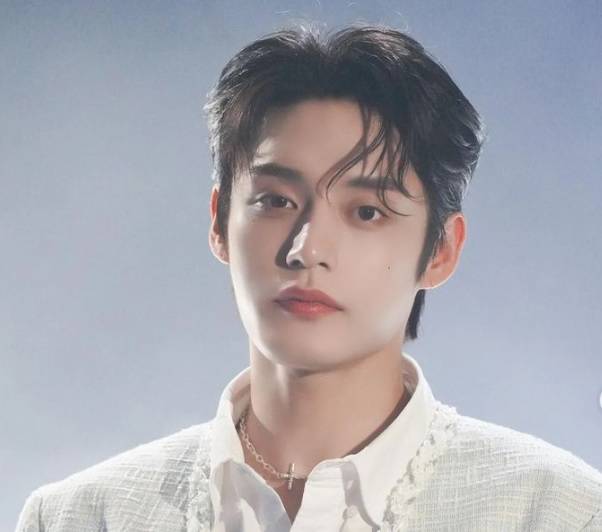 그룹 제로베이스원 멤버 김지웅. 인스타그램