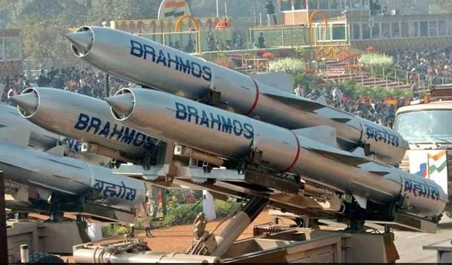 인도 군이 보유한 브라모스 초음속 순항미사일. 인도는 중국과 영유권 분쟁 중인 필리핀에 3개 포대 물량의 브라모스 미사일을 수출한다. /DDNational