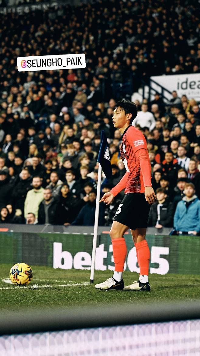 4일 더 호슨스에서 열린 WBA와 버밍엄의 챔피언십 30라운드. 후반 교체 투입된 백승호가 코너킥을 준비하고 있다. 사진=버밍엄 SNS