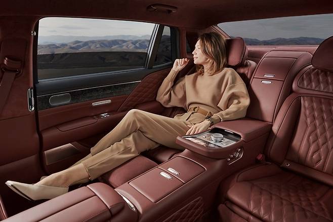 제네시스 G90 롱휠베이스 실내 [사진출처=제네시스]