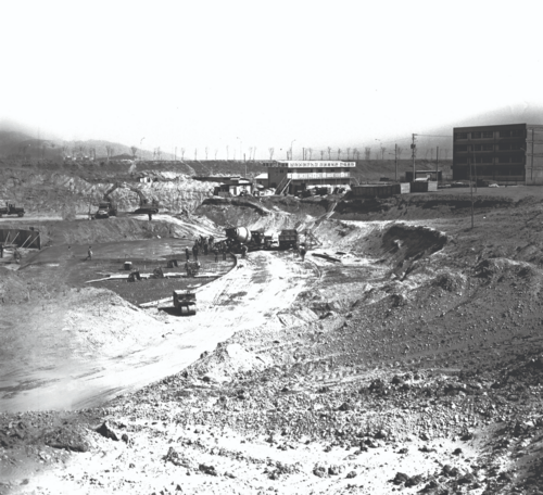 1977년 3월 잠실종합운동장 실내체육관 공사가 진행되고 있다. [서울역사아카이브]